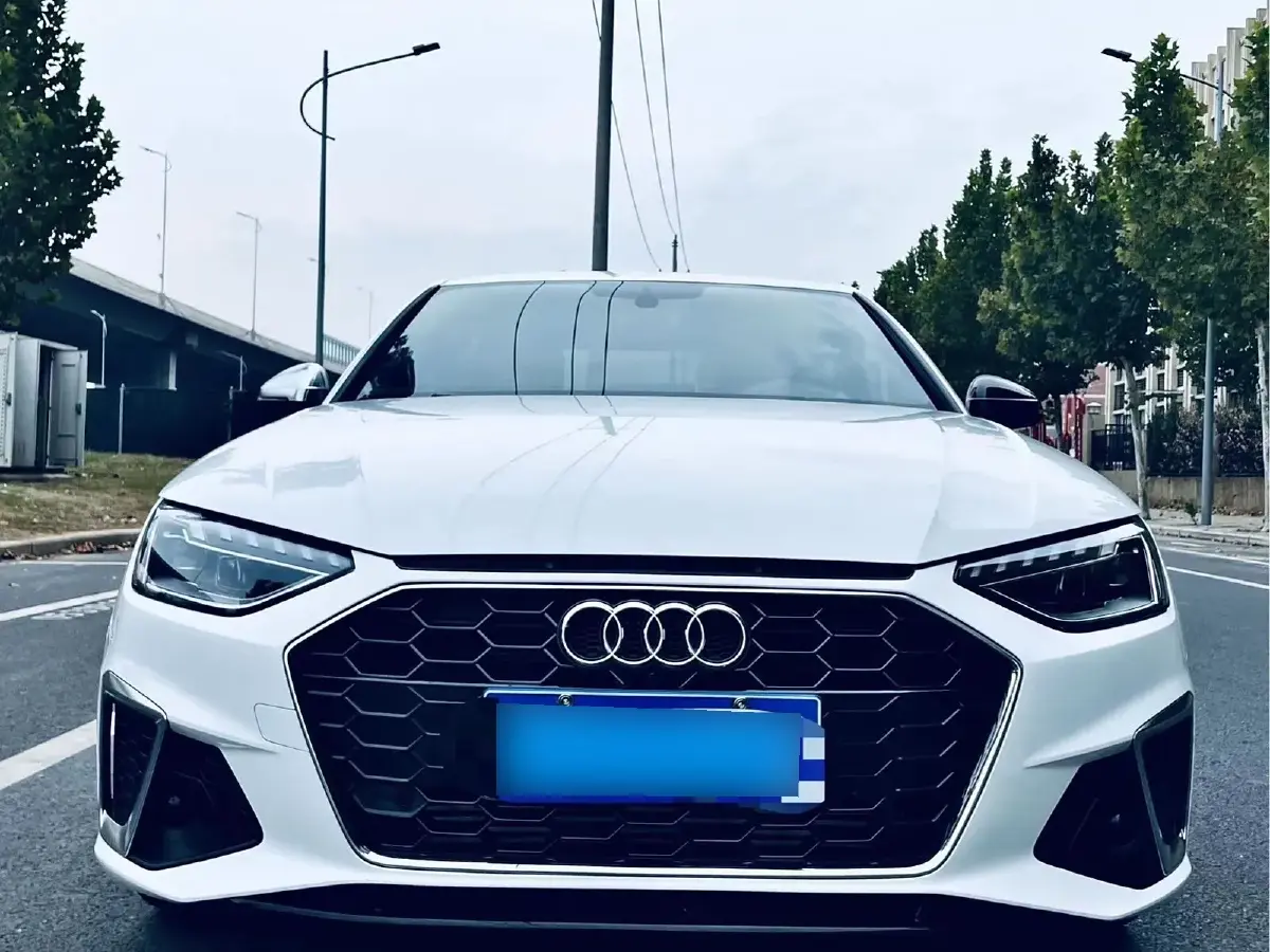 2024 Audi A4L 2.0T 190HP L4 7DCT