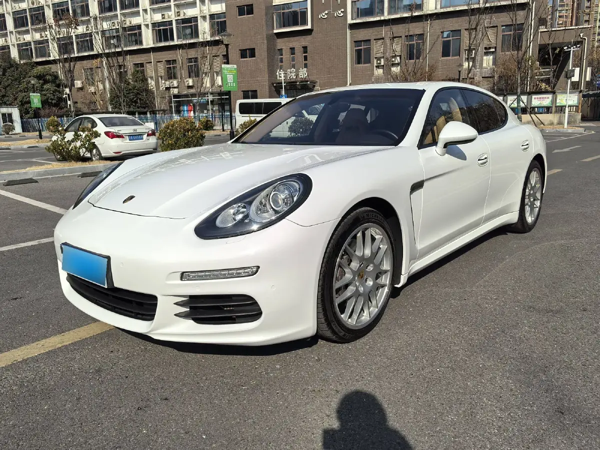 2016 Porsche Panamera 3.0T 320HP V6 7DCT