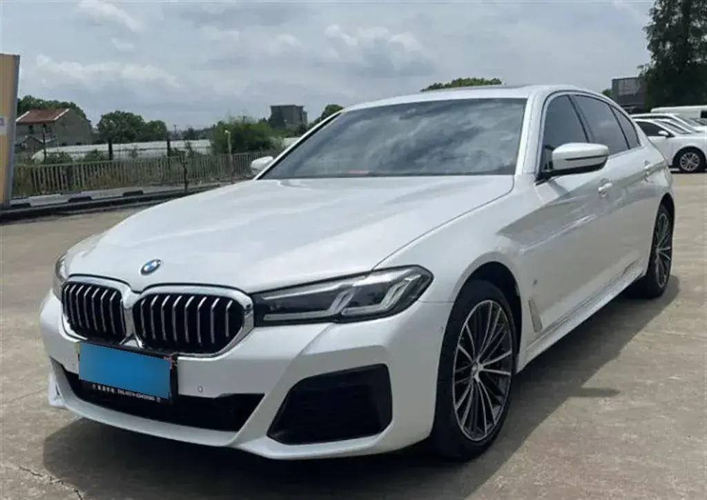 2023 BMW 5 Series 2.0T 245HP L4 8AT