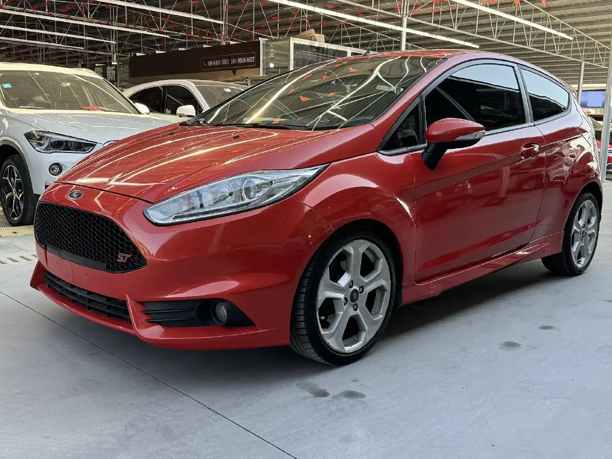 2013 Ford Fiesta 1.6T 182HP L4 6MT