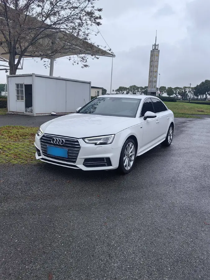 2018 Audi A4L 2.0T 190HP L4 7DCT