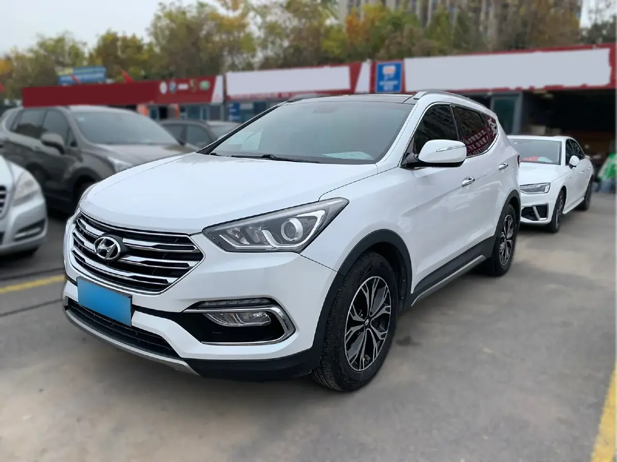 2017 Hyundai Santafe 2.0T 245HP L4 6AT
