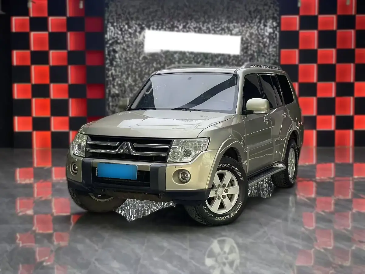 2009 Mitsubishi Pajero 3.8L 243HP V6 5AT