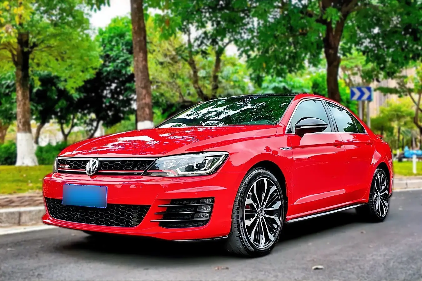 2017 Volkswagen Lamando 2.0T 220HP L4 7DCT