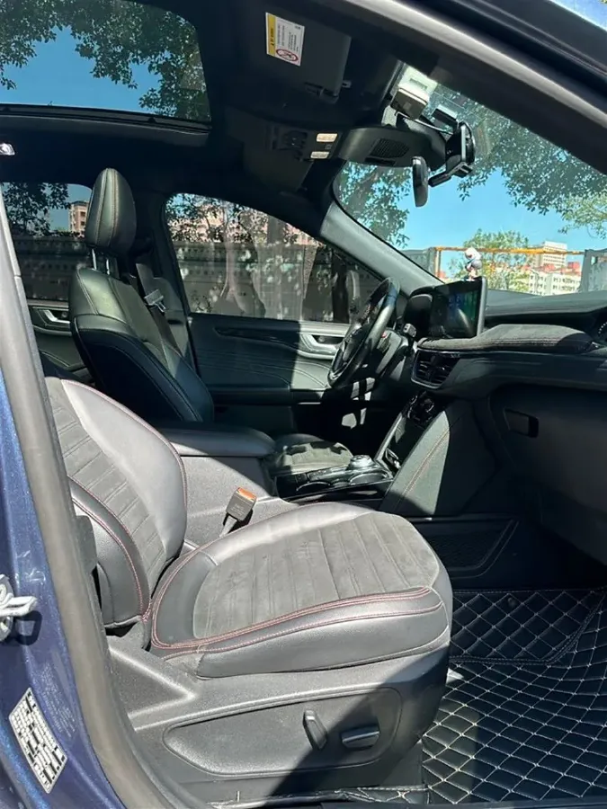 2020 Ford Escape 2.0T 248HP L4 8AT,autocango,china used car exporter,china ev exporter,chinese used car exporter,chinese used ev exporter