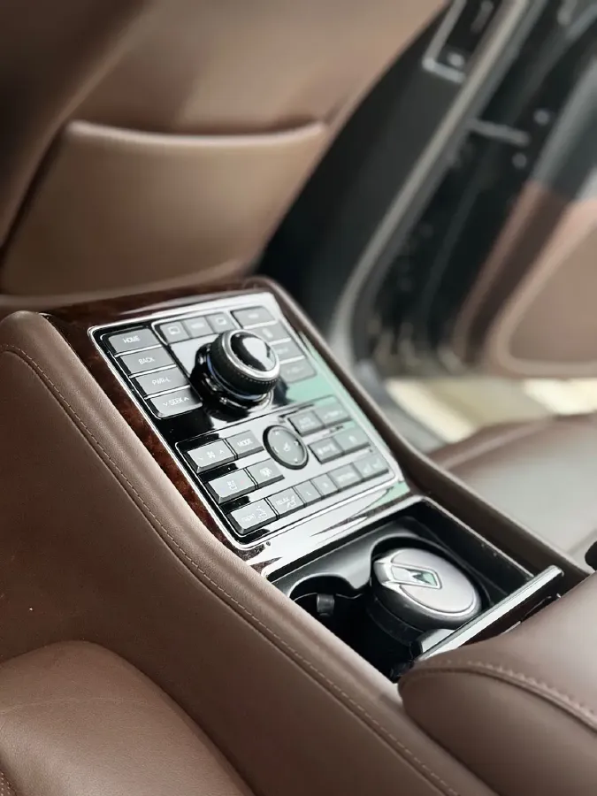 2014 Hyundai Equus 5.0L 430HP V8 8AT,autocango,china used car exporter,china ev exporter,chinese used car exporter,chinese used ev exporter