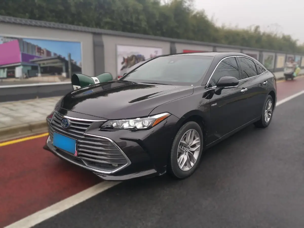 2019 Toyota Avalon 2.5L 178HP L4 E-CVT Hybrid