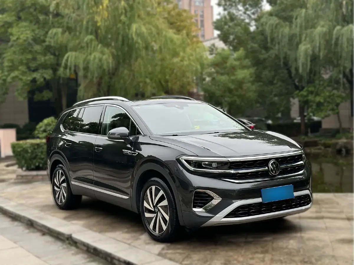 2022 Volkswagen Talagon 2.0T 220HP L4 7DCT