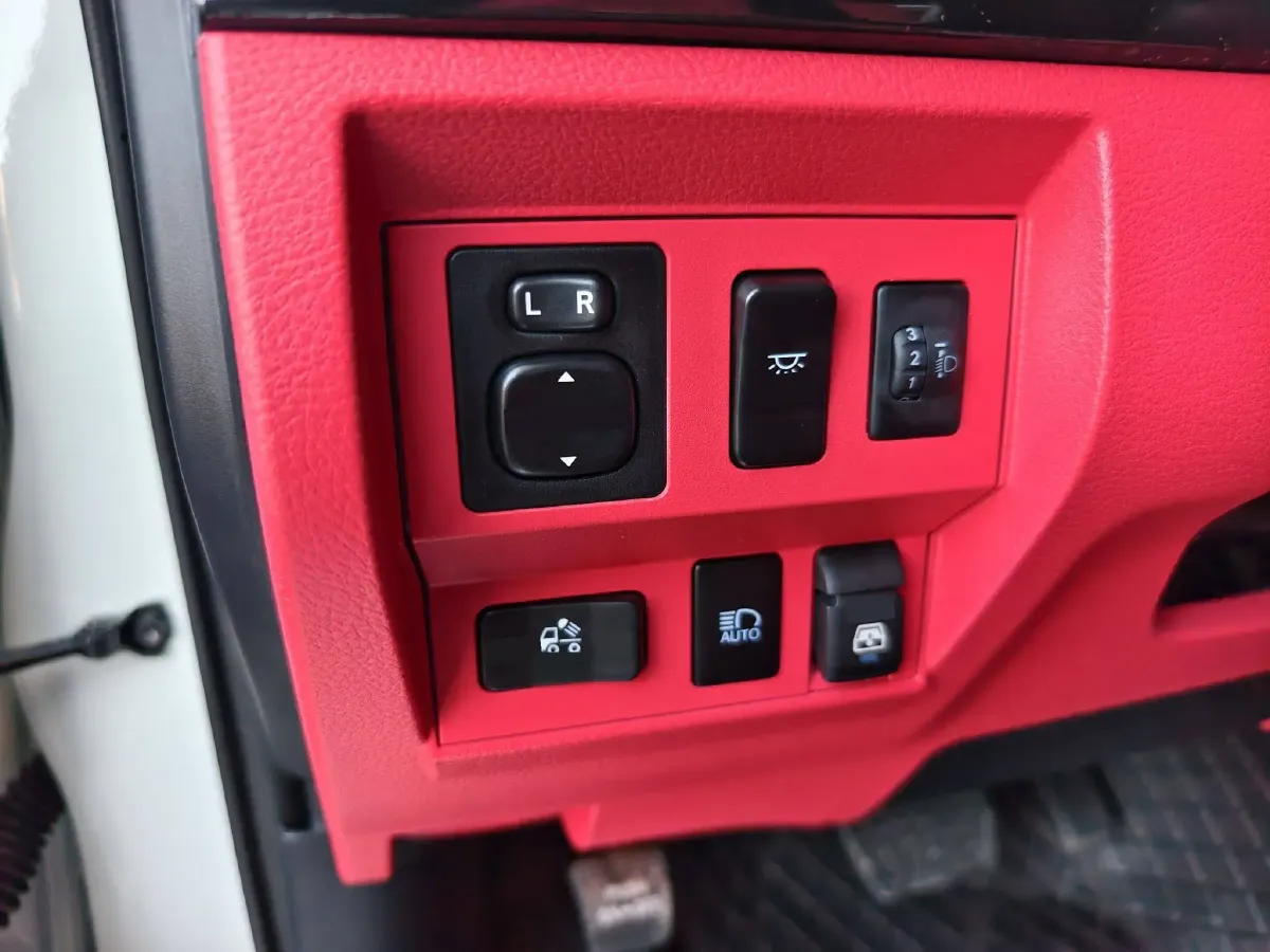 2014 Toyota Tundra 5.7L 386HP V8 6AT,autocango,china used car exporter,china ev exporter,chinese used car exporter,chinese used ev exporter