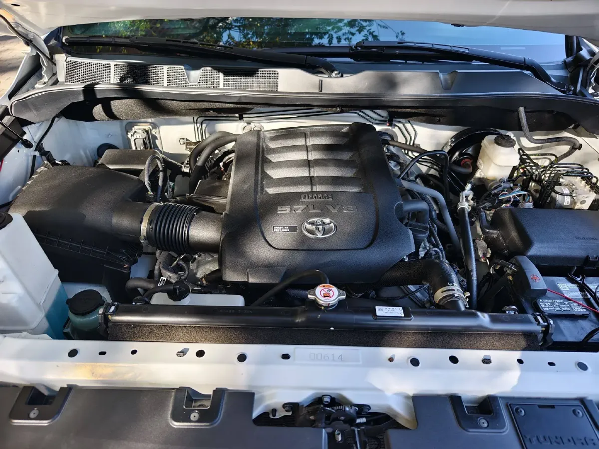 2014 Toyota Tundra 5.7L 386HP V8 6AT,autocango,china used car exporter,china ev exporter,chinese used car exporter,chinese used ev exporter