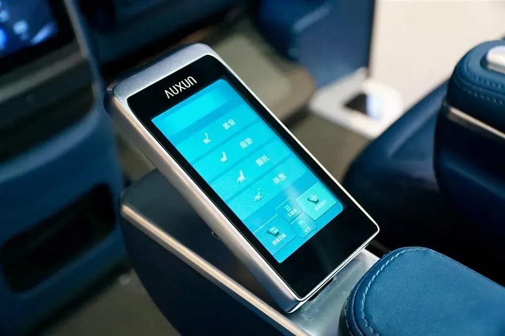 2023 AUXUN AUXUN 2.0T 211HP L4 9AT,autocango,china used car exporter,china ev exporter,chinese used car exporter,chinese used ev exporter