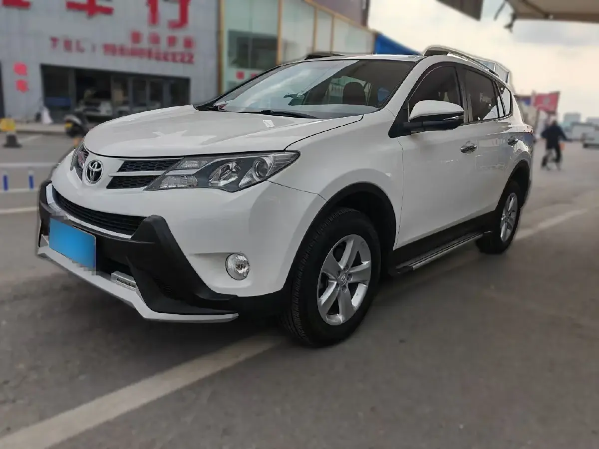 2013 Toyota RAV4 2.0L 147HP L4 CVT