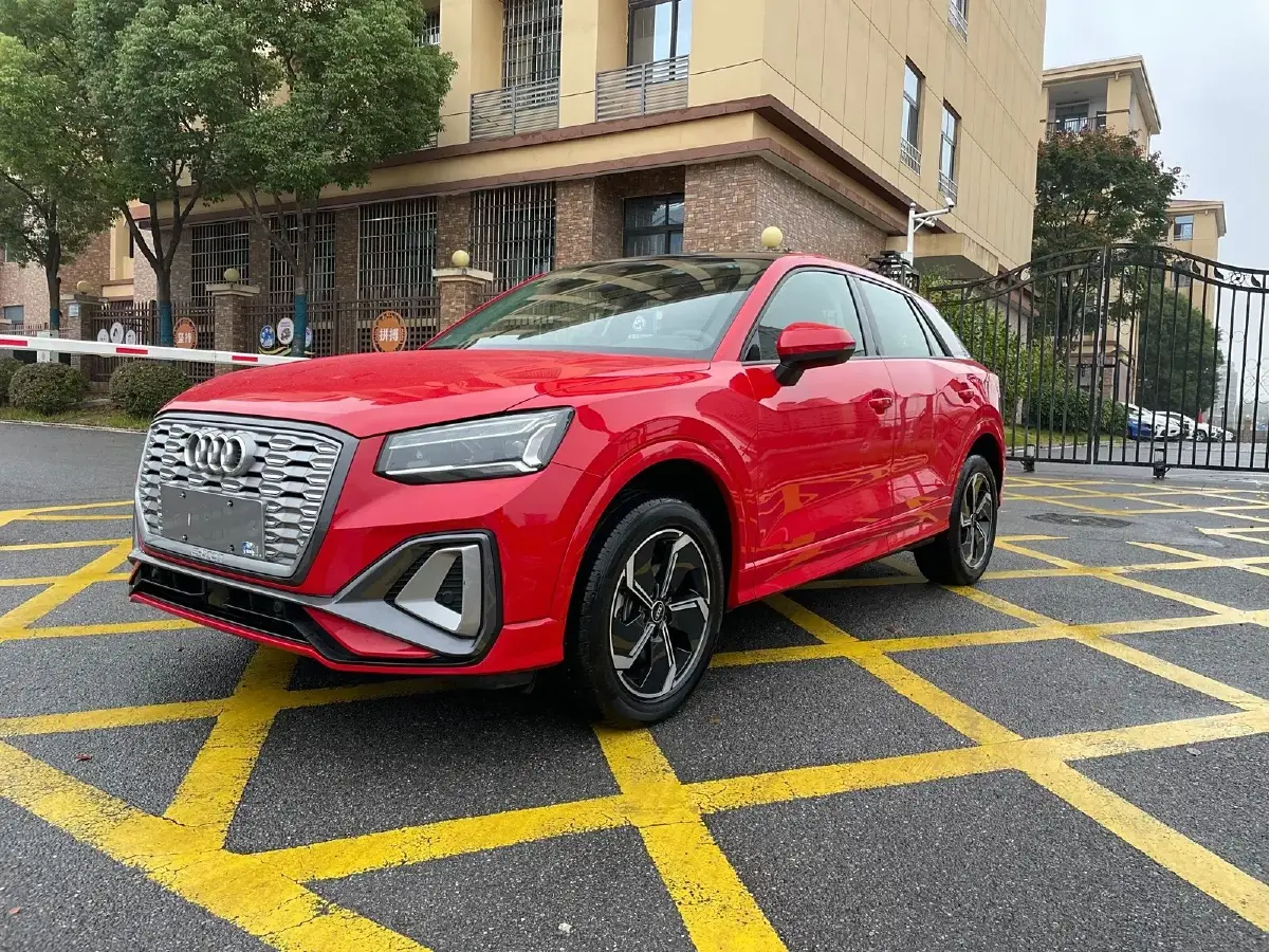 2022 Audi Q2L e-tron BEV 44.1KWH
