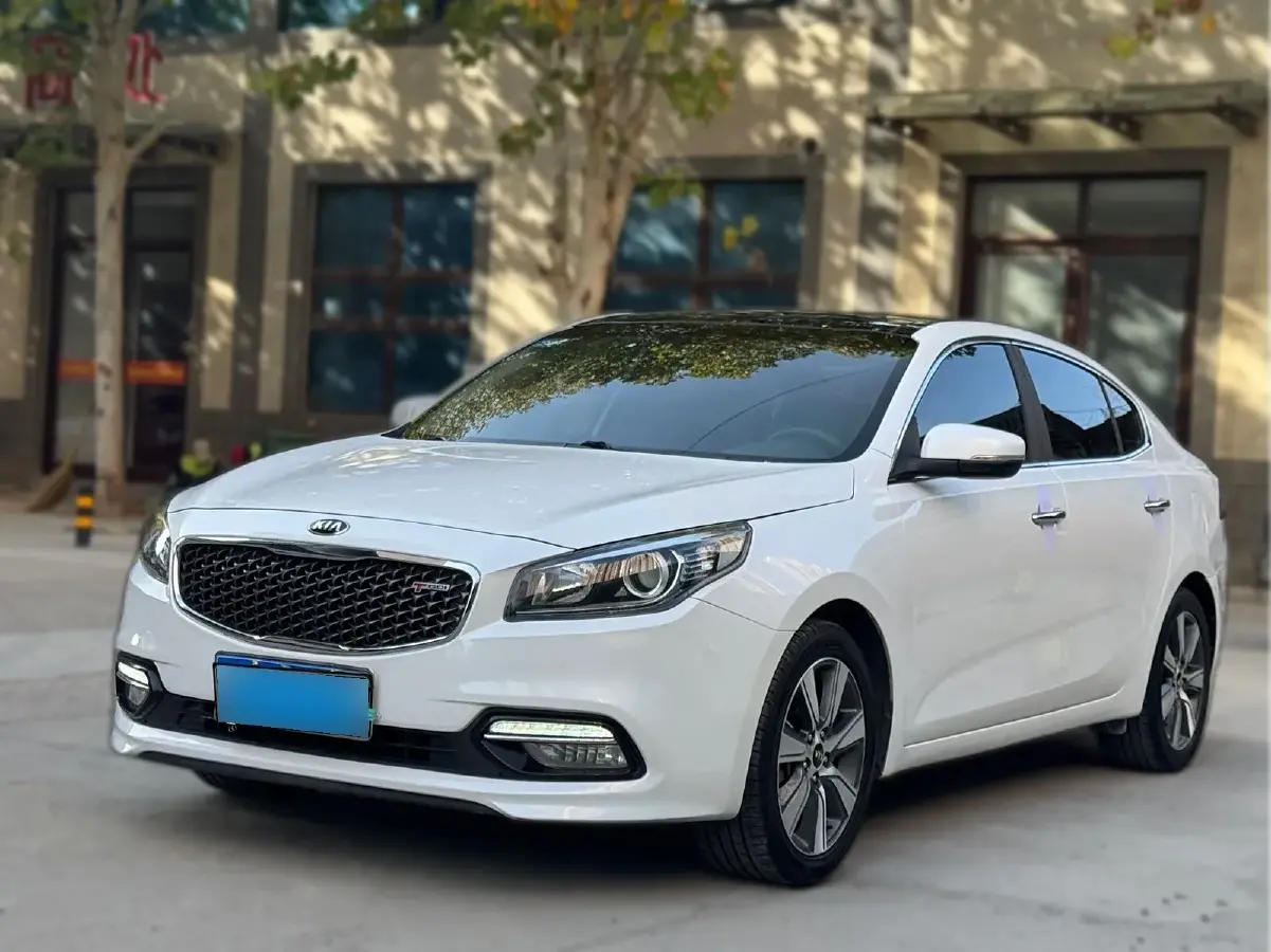 2017 Kia K4 1.6T 175HP L4 7DCT
