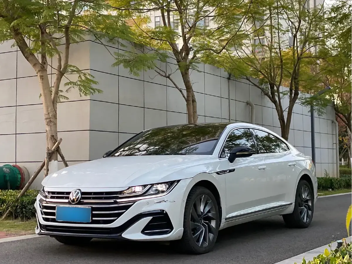 2023 Volkswagen CC 2.0T 220HP L4 7DCT