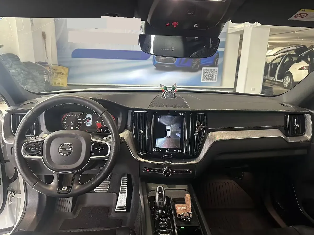 2019 Volvo XC60 PHEV 2.0T 320HP L4 8AT PHEV 10.1KWH,autocango,china used car exporter,china ev exporter,chinese used car exporter,chinese used ev exporter