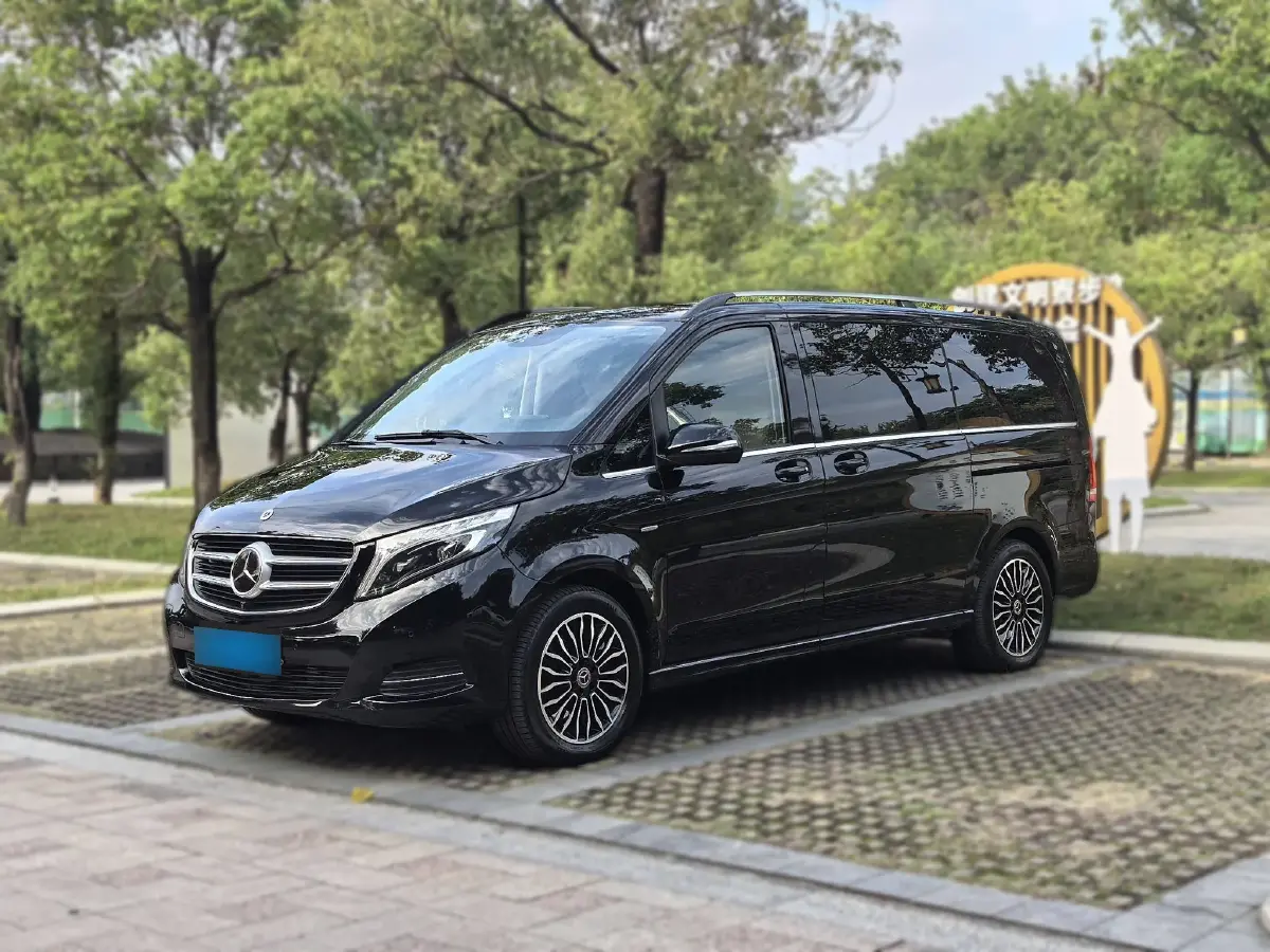 2018 Mercedes-Benz V Class 2.0T 211HP L4 7AT