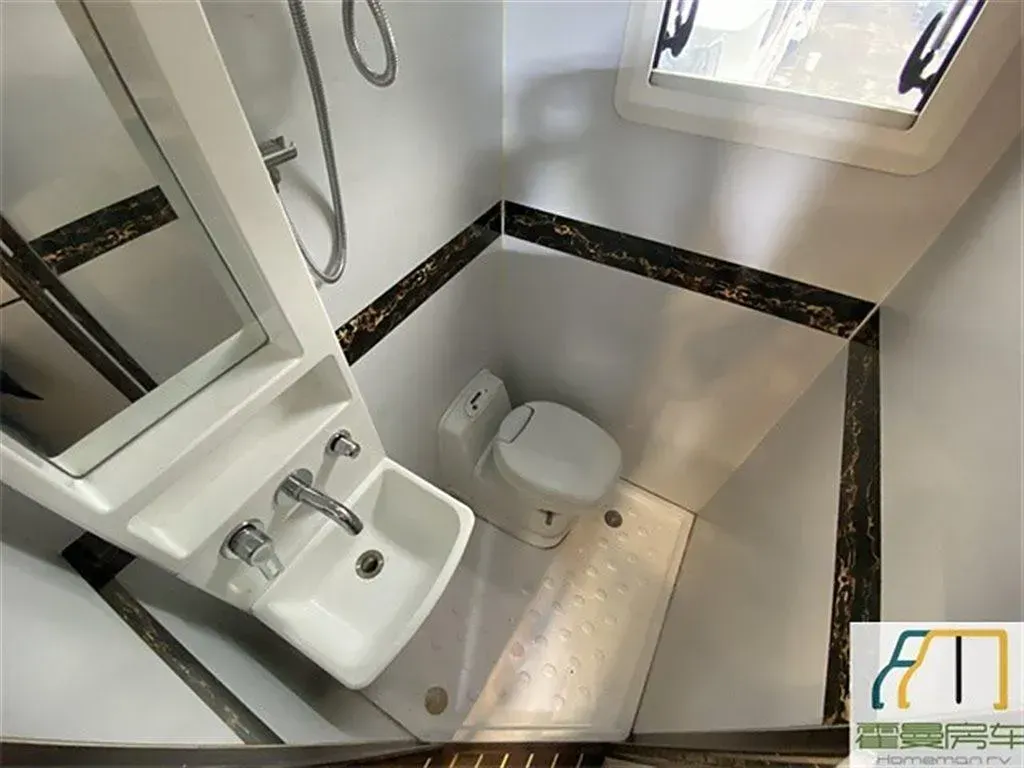 2021 MAXUS V80 RV 2.0T 139HP L4 6AMT,autocango,china used car exporter,china ev exporter,chinese used car exporter,chinese used ev exporter