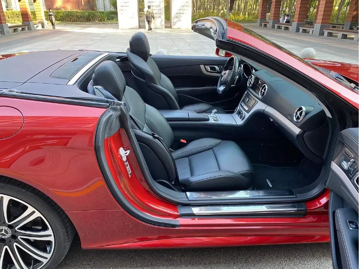 2017 Mercedes-Benz SL Class 3.0T 367HP V6 9AT,autocango,china used car exporter,china ev exporter,chinese used car exporter,chinese used ev exporter