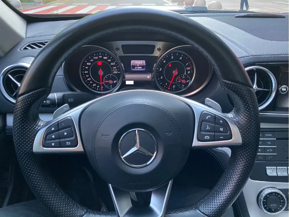 2017 Mercedes-Benz SL Class 3.0T 367HP V6 9AT,autocango,china used car exporter,china ev exporter,chinese used car exporter,chinese used ev exporter