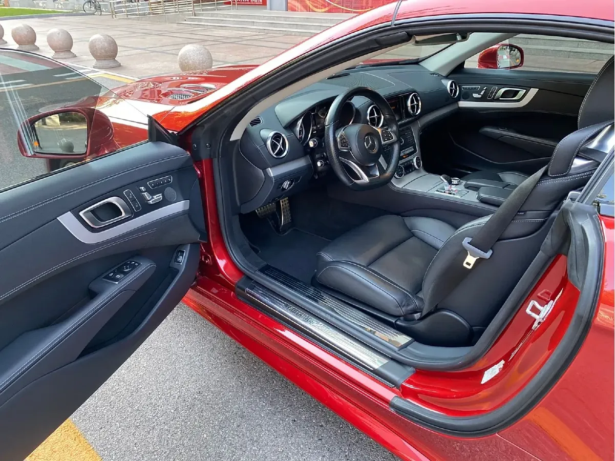 2017 Mercedes-Benz SL Class 3.0T 367HP V6 9AT,autocango,china used car exporter,china ev exporter,chinese used car exporter,chinese used ev exporter