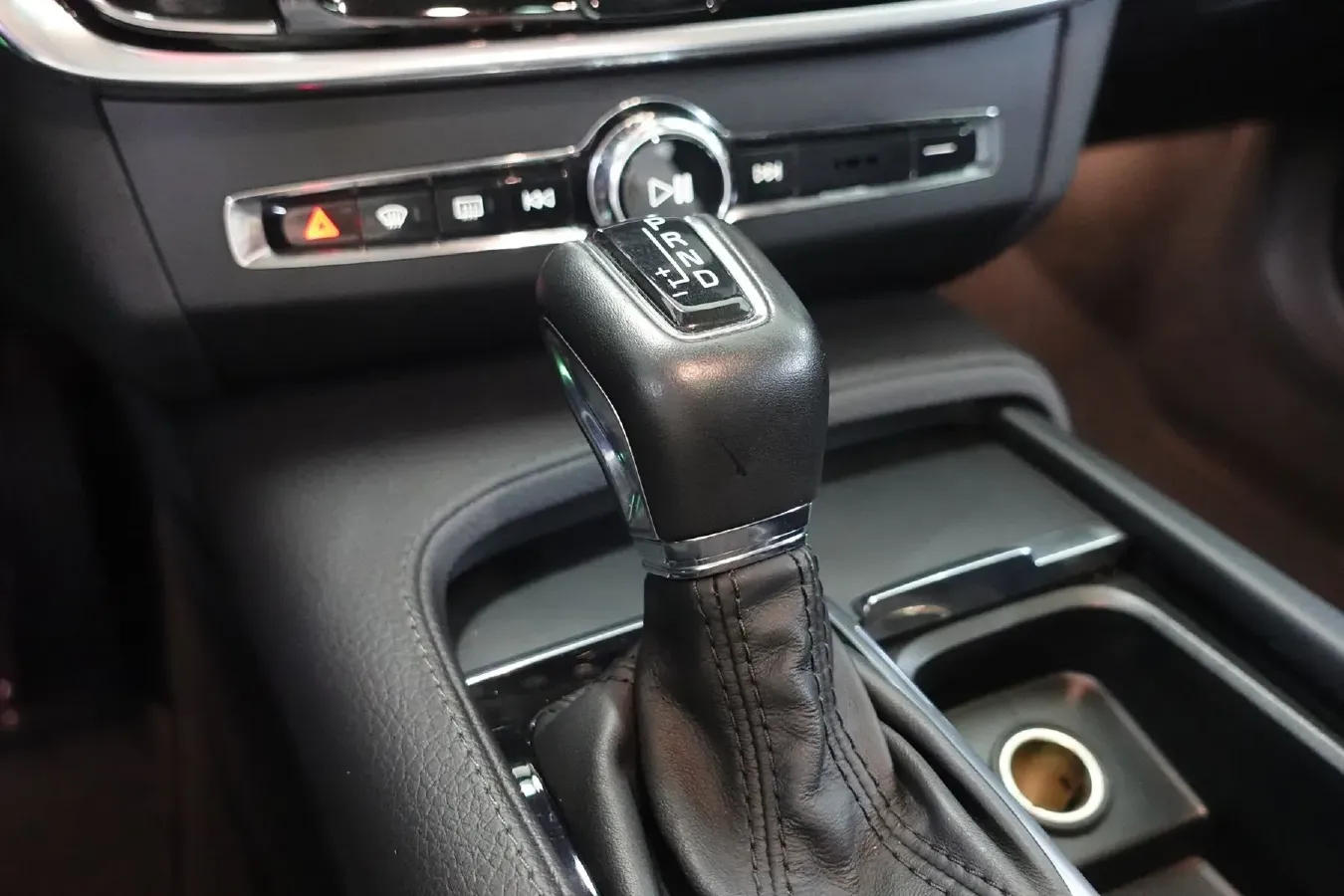 2019 Volvo V90 2.0T 254HP L4 8AT,autocango,china used car exporter,china ev exporter,chinese used car exporter,chinese used ev exporter