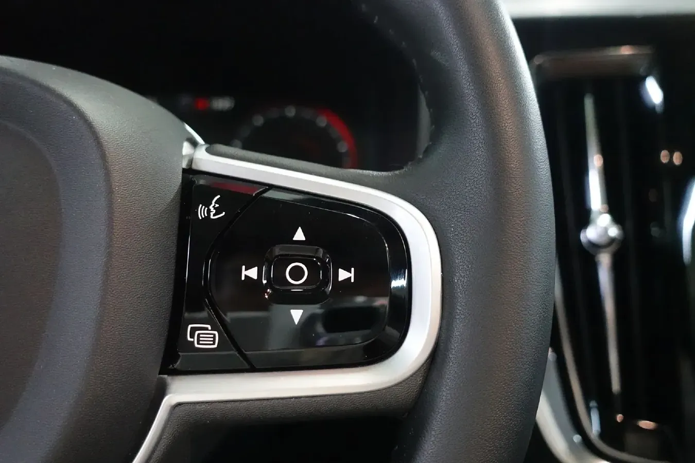 2019 Volvo V90 2.0T 254HP L4 8AT,autocango,china used car exporter,china ev exporter,chinese used car exporter,chinese used ev exporter