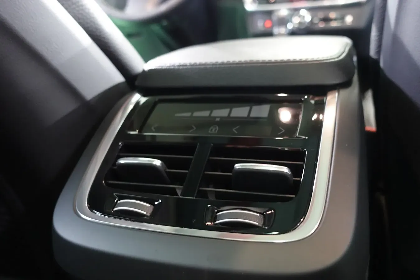 2019 Volvo V90 2.0T 254HP L4 8AT,autocango,china used car exporter,china ev exporter,chinese used car exporter,chinese used ev exporter