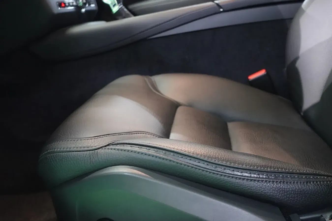 2019 Volvo V90 2.0T 254HP L4 8AT,autocango,china used car exporter,china ev exporter,chinese used car exporter,chinese used ev exporter