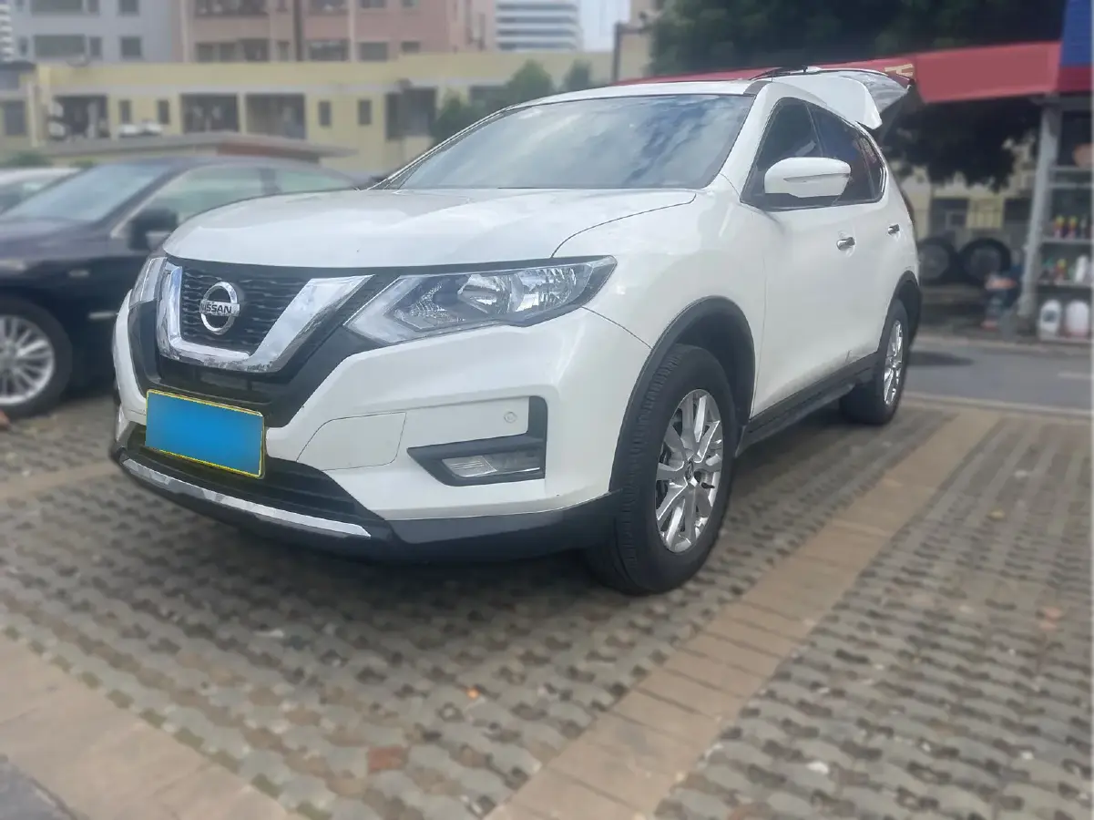 2017 Nissan X-Trail 2.0L 150HP L4 CVT