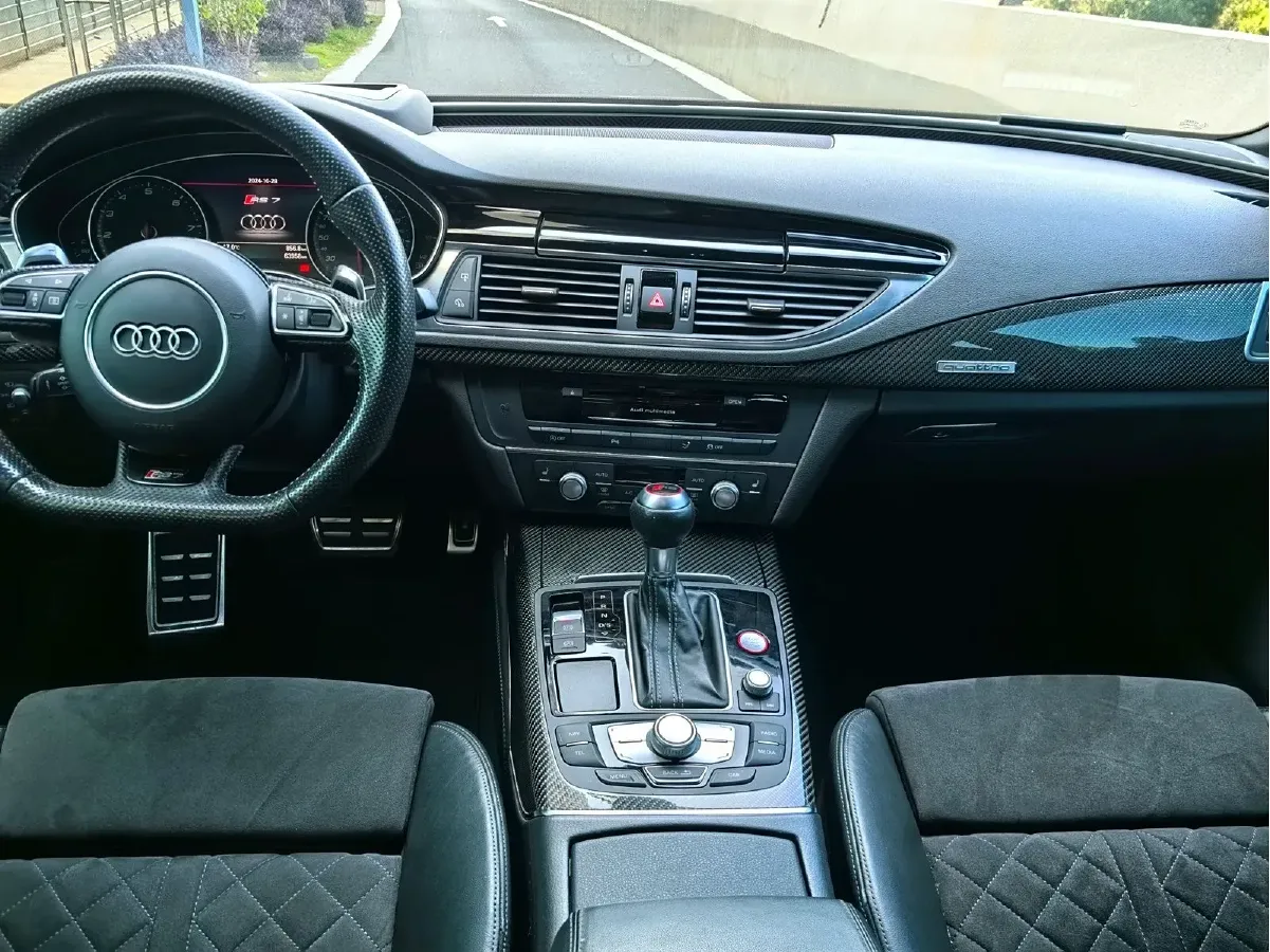 2016 Audi RS 7 4.0T 560HP V8 8AT,autocango,china used car exporter,china ev exporter,chinese used car exporter,chinese used ev exporter