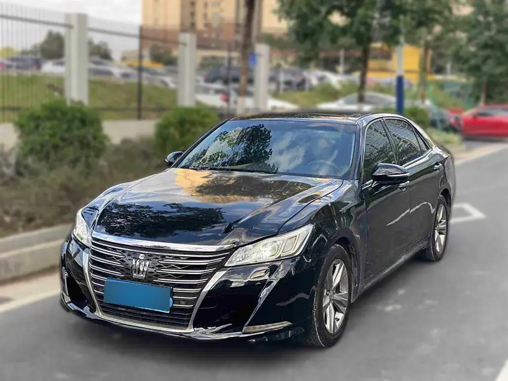 2015 Toyota Crown 2.0T 235HP L4 8AT