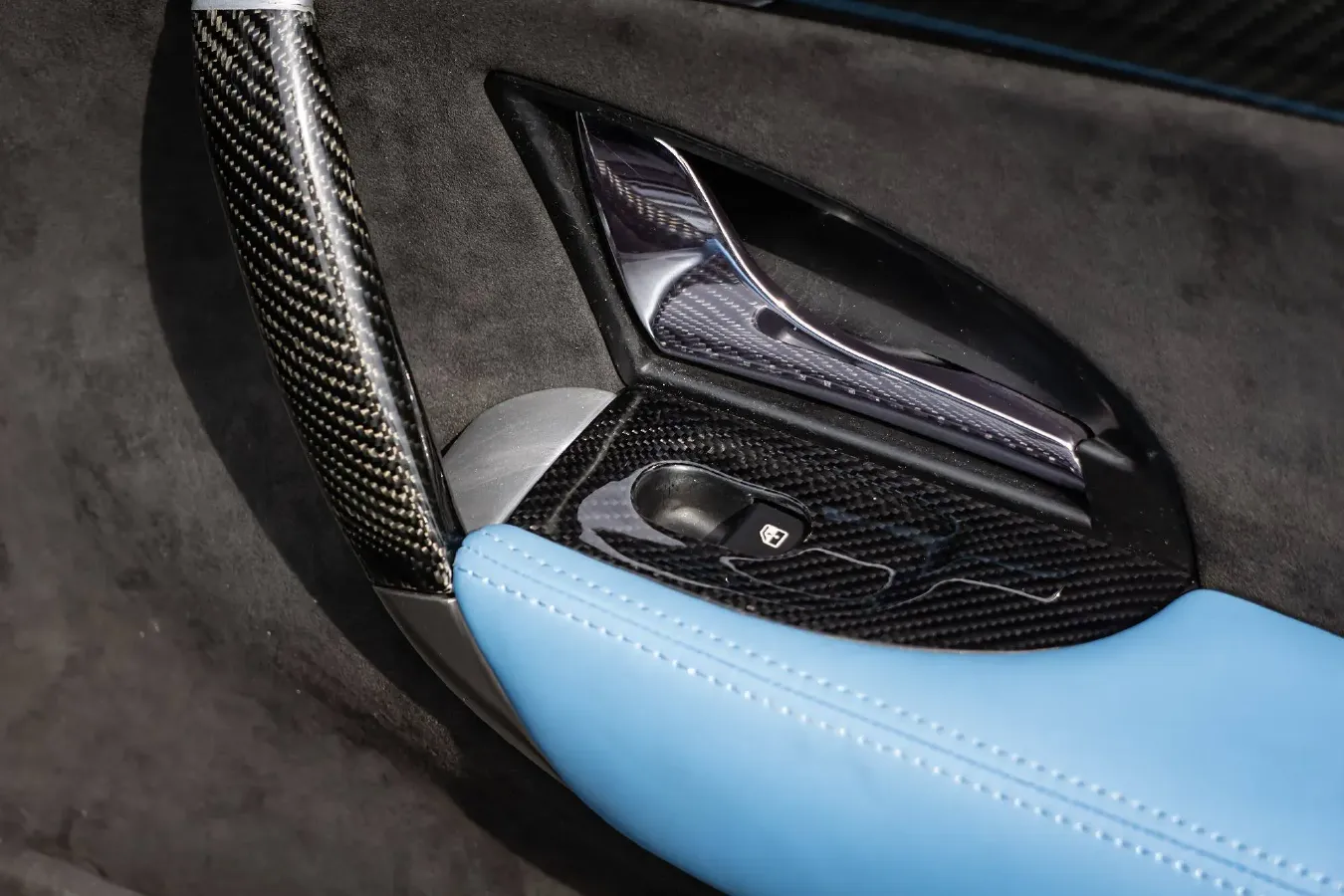 2013 Maserati GranTurismo 4.7L 460HP V8 6AT,autocango,china used car exporter,china ev exporter,chinese used car exporter,chinese used ev exporter