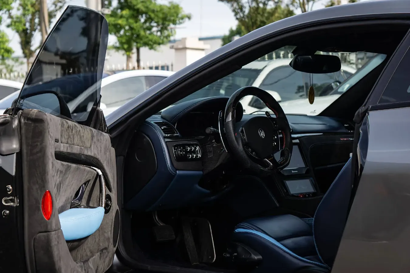 2013 Maserati GranTurismo 4.7L 460HP V8 6AT,autocango,china used car exporter,china ev exporter,chinese used car exporter,chinese used ev exporter