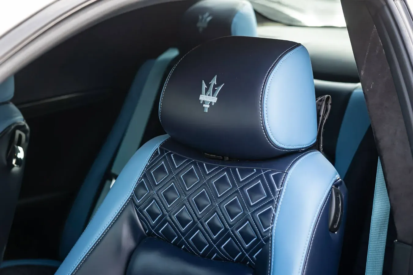 2013 Maserati GranTurismo 4.7L 460HP V8 6AT,autocango,china used car exporter,china ev exporter,chinese used car exporter,chinese used ev exporter