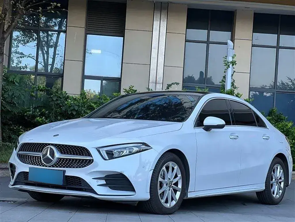 2020 Mercedes-Benz A Class 1.3T 163HP L4 7DCT