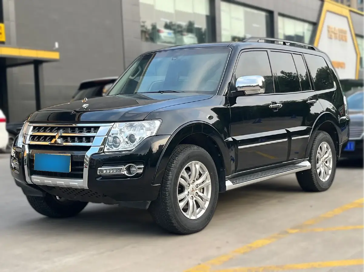 2011 Mitsubishi Pajero 3.8L 243HP V6 5AT