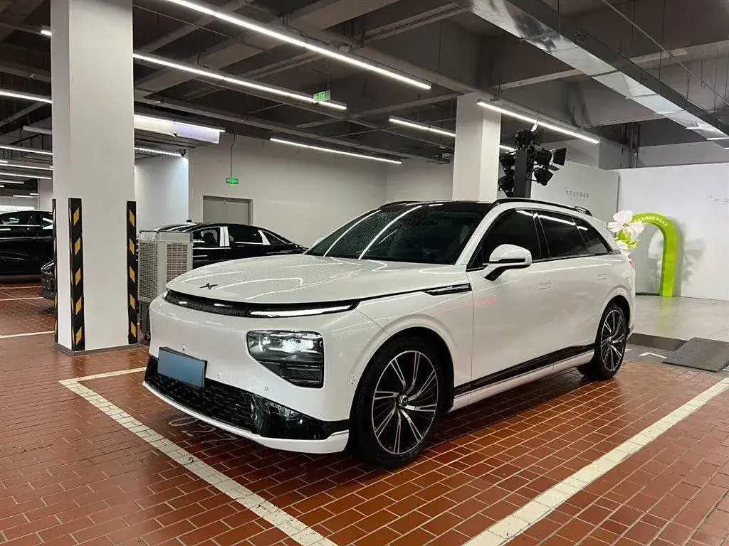 2022 Xpeng G9 BEV 98KWH