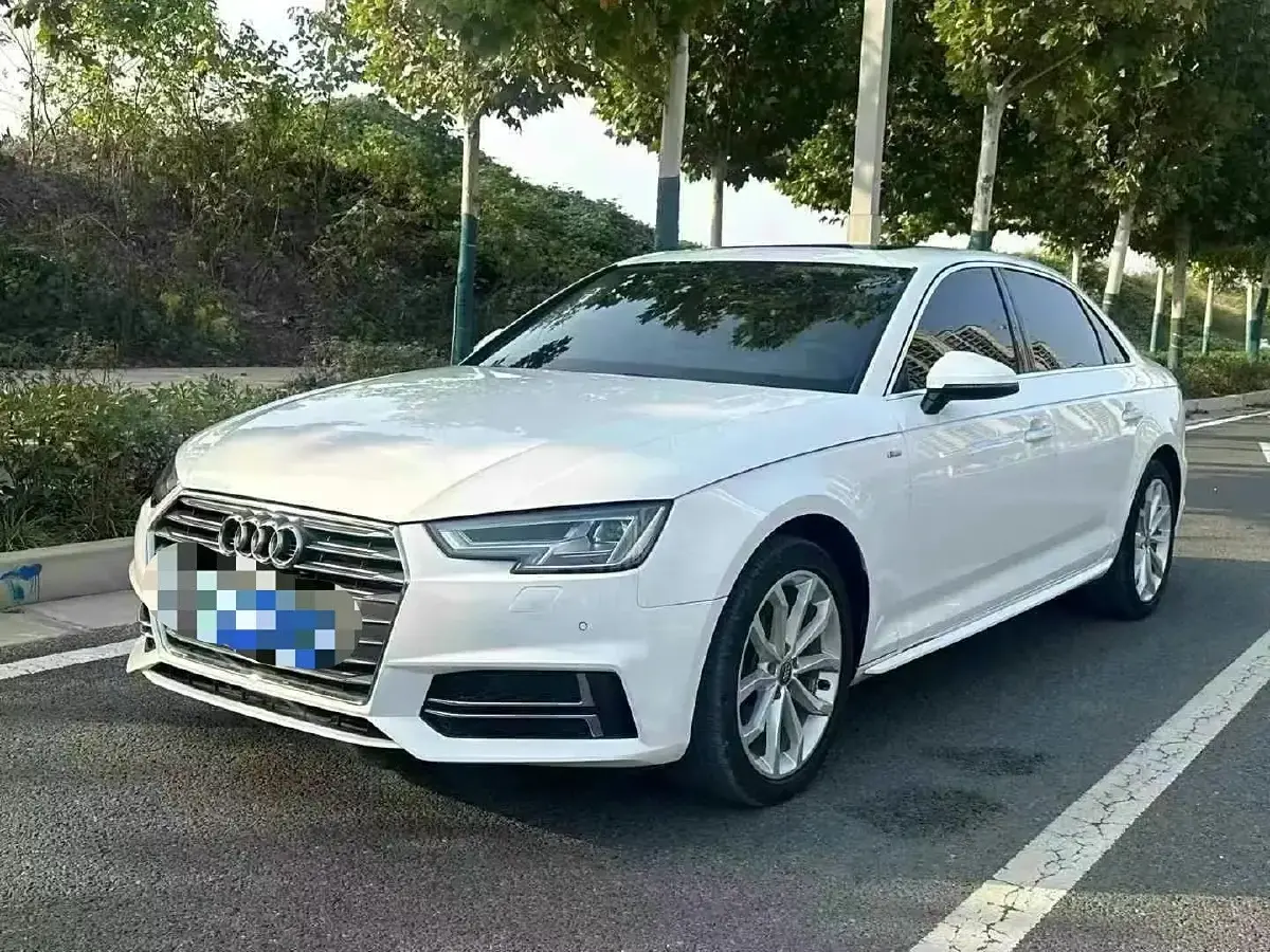 2018 Audi A4L 2.0T 190HP L4 7DCT