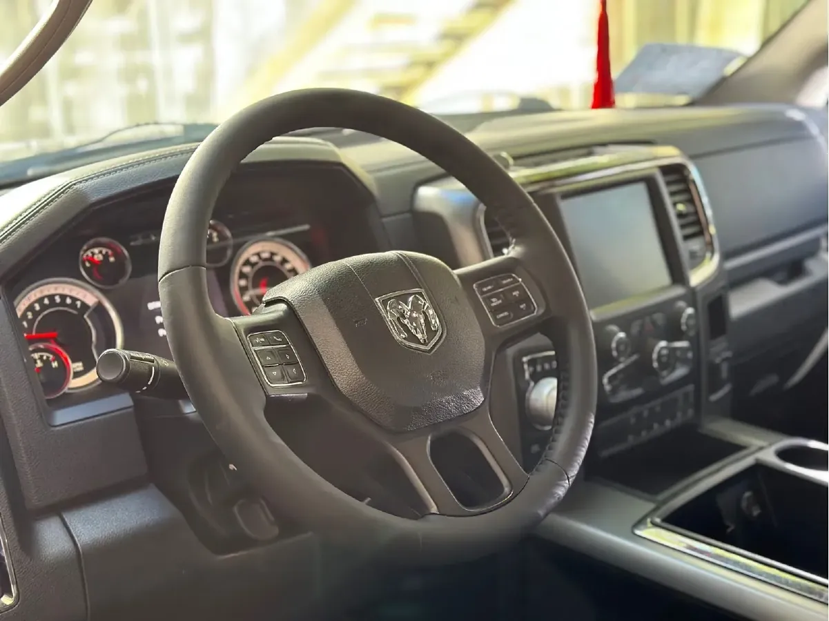 2011 RAM Trucks 5.7L 395HP V8 5AT,autocango,china used car exporter,china ev exporter,chinese used car exporter,chinese used ev exporter