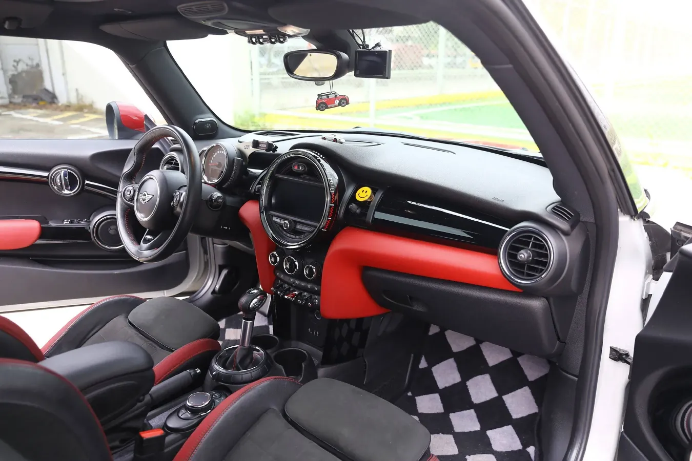 2017 MINI JCW 2.0T 231HP L4 6AT,autocango,china used car exporter,china ev exporter,chinese used car exporter,chinese used ev exporter