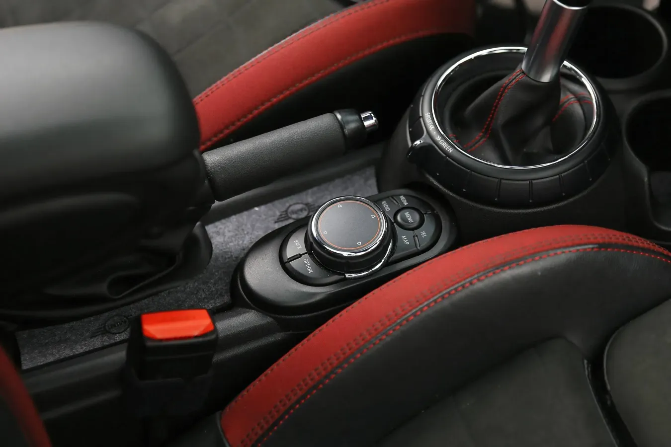 2017 MINI JCW 2.0T 231HP L4 6AT,autocango,china used car exporter,china ev exporter,chinese used car exporter,chinese used ev exporter