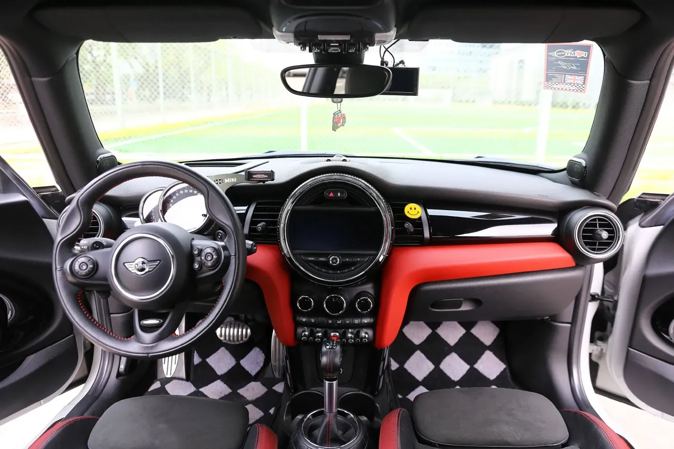 2017 MINI JCW 2.0T 231HP L4 6AT,autocango,china used car exporter,china ev exporter,chinese used car exporter,chinese used ev exporter