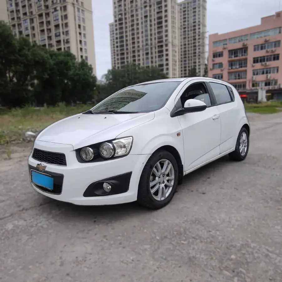 2011 Chevrolet Aveo 1.6L 121HP L4 6AT