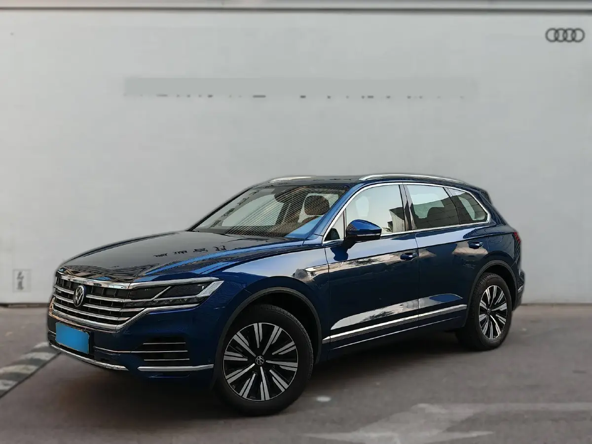 2021 Volkswagen Touareg 2.0T 252HP L4 8AT PHEV 18KWH