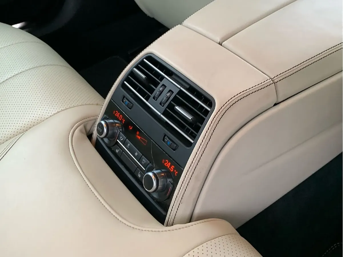 2015 BMW M6 4.4T 560HP V8 7DCT,autocango,china used car exporter,china ev exporter,chinese used car exporter,chinese used ev exporter