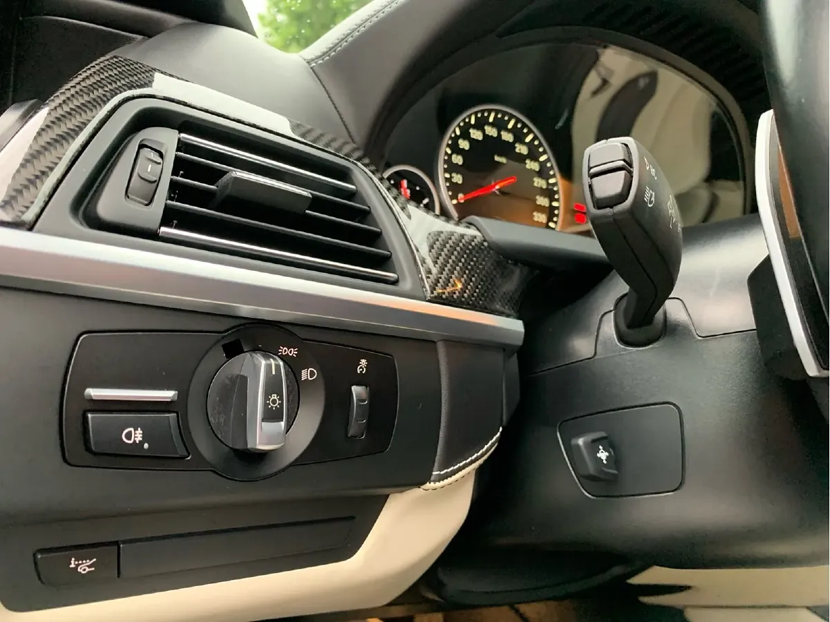 2015 BMW M6 4.4T 560HP V8 7DCT,autocango,china used car exporter,china ev exporter,chinese used car exporter,chinese used ev exporter