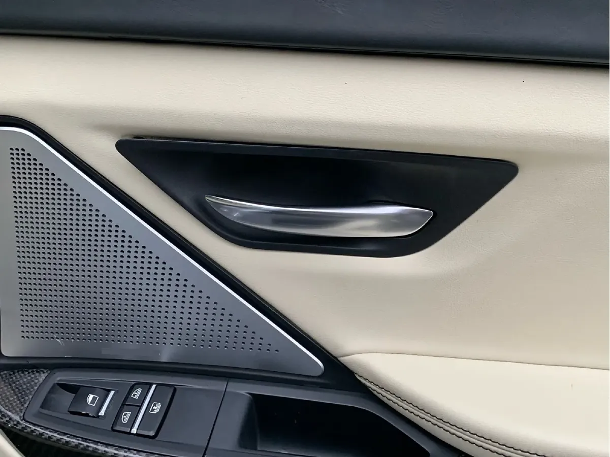 2015 BMW M6 4.4T 560HP V8 7DCT,autocango,china used car exporter,china ev exporter,chinese used car exporter,chinese used ev exporter