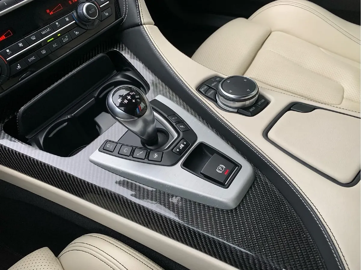 2015 BMW M6 4.4T 560HP V8 7DCT,autocango,china used car exporter,china ev exporter,chinese used car exporter,chinese used ev exporter