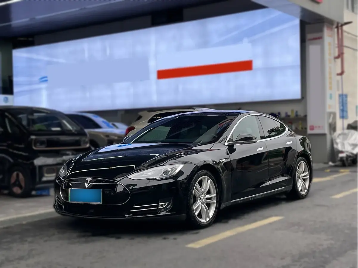 2015 Tesla Model S BEV 85KWH